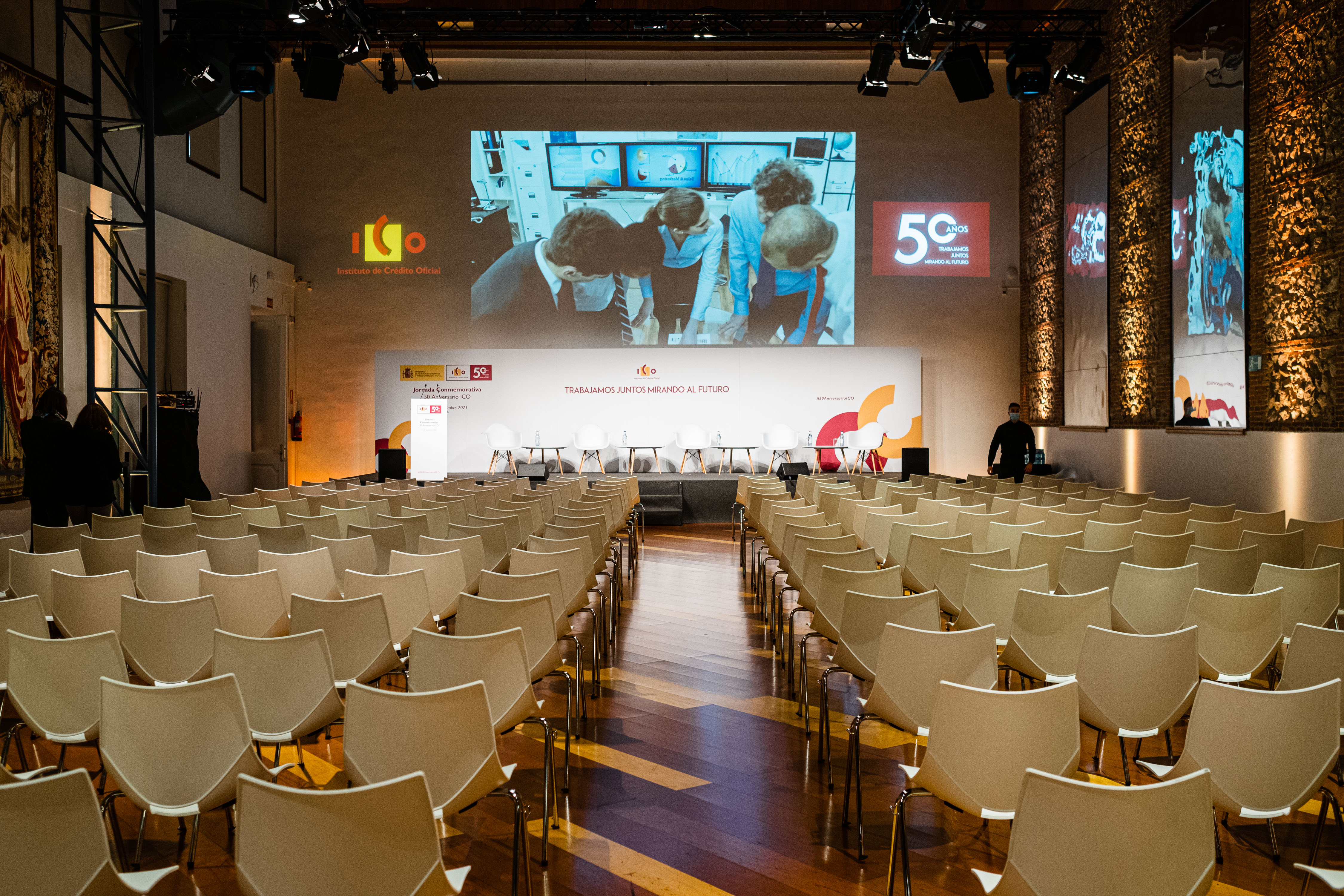 Jornada Conmemorativa del 50 Aniversario del ICO Real Fabrica de Tapices Escenario