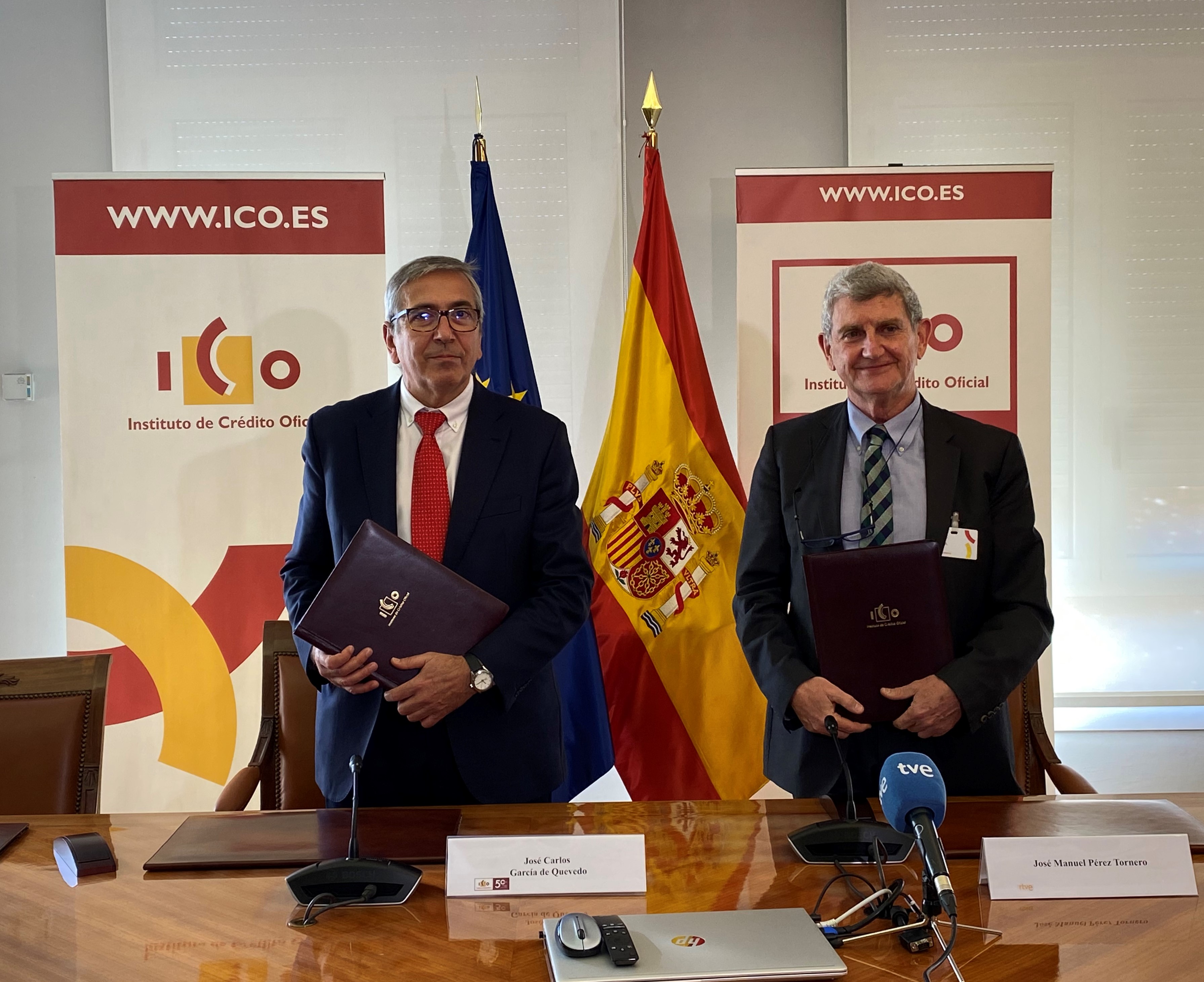 Presidente del ICO y presidente de RTVE en la firma del convenio
