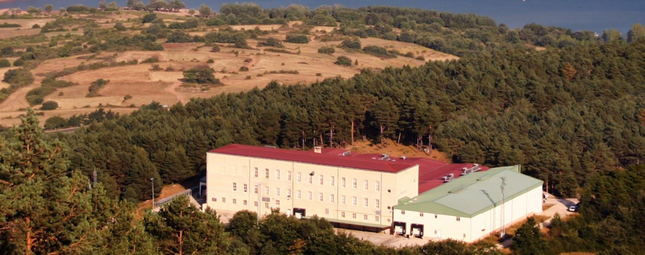 Planta de clasificacion y envejecimiento empresa Montenevado en Rasillo de Cameros (La Rioja)