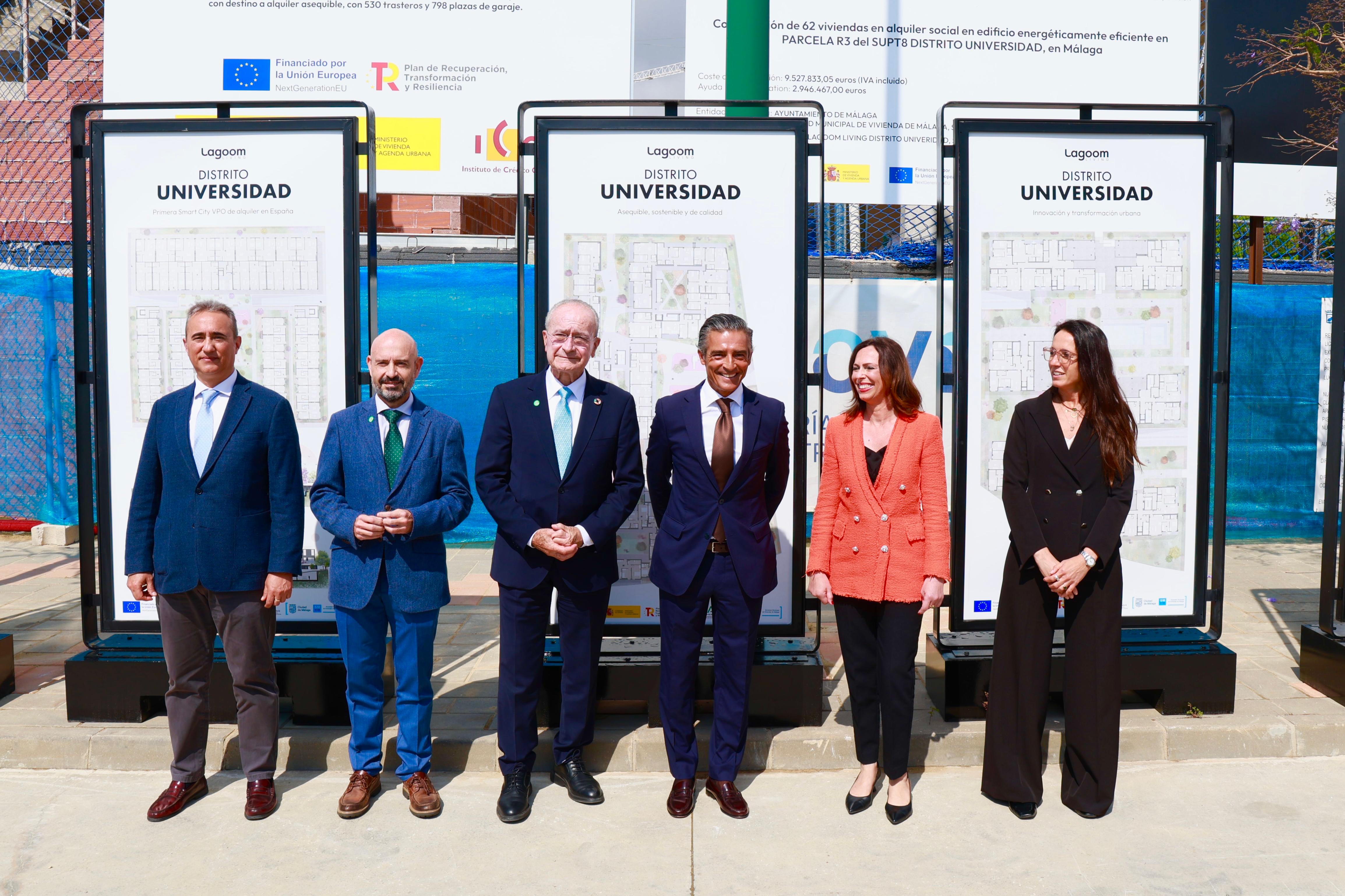 De izda a derecha: Antonio Cordero, director general de Financiación y Riesgos del ICO; Javier Salas, subdelegado del Gobierno en Málaga; Francisco de la Torre, alcalde de Málaga; Javier Braza, CEO y consejero de Lagoom Living; Rocío Díaz, consejera de Fomento, Articulación del Territorio y Vivienda de la Junta de Andalucía; Ana Berenguer directora general de Planificación y Evaluación del Ministerio de Vivienda y Agenda Urbana.